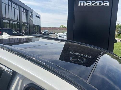 Blizzard Pearl 2022 Toyota RAV4 Hybrid Limited