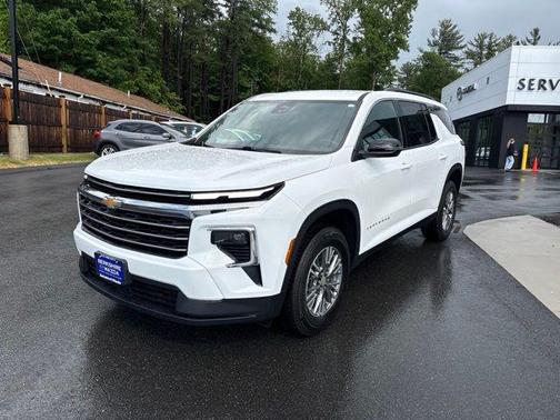 Summit White 2026 Chevrolet Traverse LT