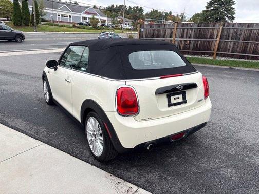 Pepper White 2017 MINI Convertible Cooper