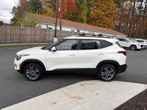 2022 Kia Seltos S