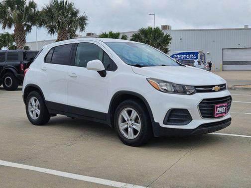 Summit White 2020 Chevrolet Trax LS