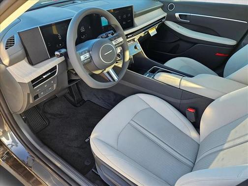 2026 Hyundai SONATA Hybrid Base