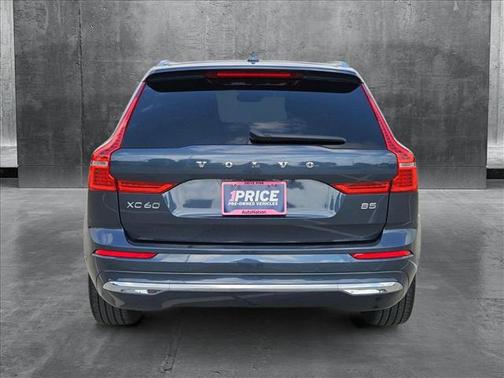 2023 Volvo XC60 B5 Ultimate Bright Theme