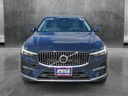 2023 Volvo XC60 B5 Ultimate Bright Theme