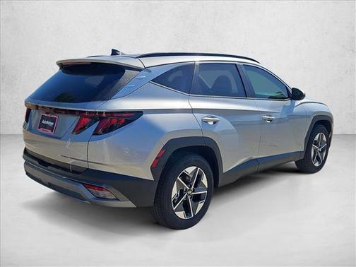 Shimmering Silver 2026 Hyundai TUCSON SEL