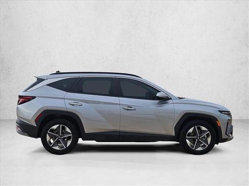 Shimmering Silver 2025 Hyundai TUCSON SEL