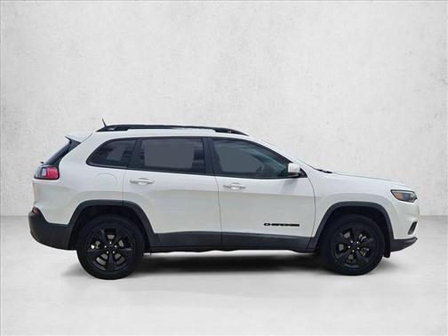 Pearl White Pearlcoat 2019 Jeep Cherokee Altitude