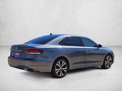 2022 Volkswagen Passat 2.0T SE