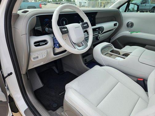 Creamy White Pearl 2026 Hyundai PALISADE SEL Premium