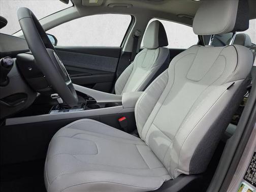 Fluid Metal 2026 Hyundai ELANTRA Limited
