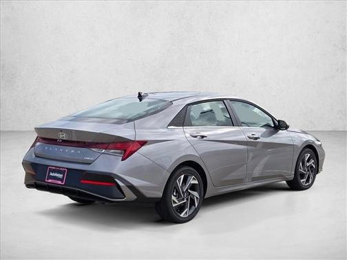 Fluid Metal 2026 Hyundai ELANTRA Limited