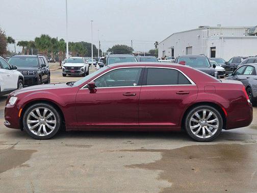 2019 Chrysler 300 Touring