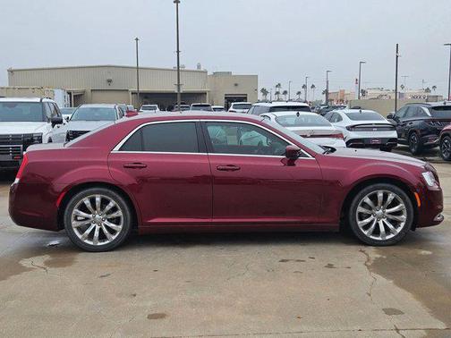 2019 Chrysler 300 Touring