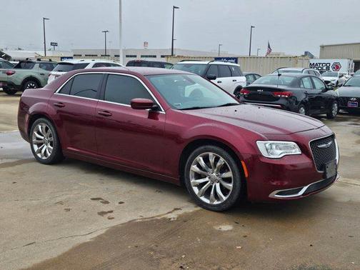 2019 Chrysler 300 Touring
