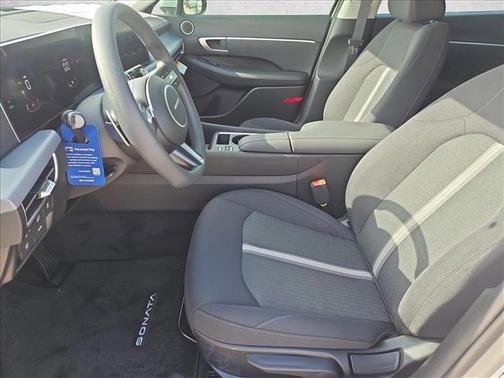 2026 Hyundai SONATA Hybrid Base