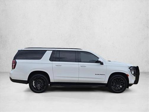 Summit White 2022 Chevrolet Suburban RST