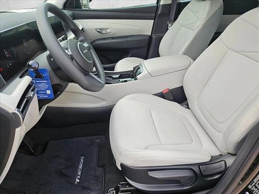 Phantom Black 2026 Hyundai TUCSON SE