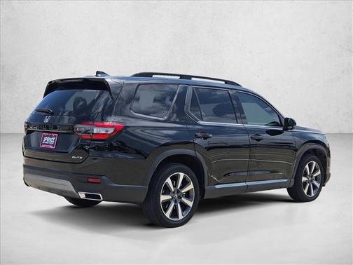 Crystal Black Pearl 2023 Honda Pilot AWD Elite