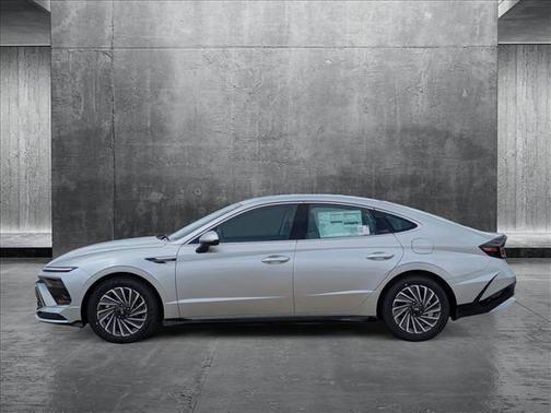 2025 Hyundai SONATA Hybrid SE