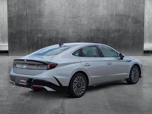 2025 Hyundai SONATA Hybrid SE