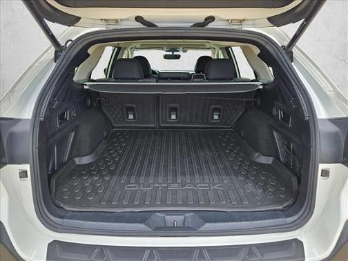 Crystal White Pearl 2021 Subaru Outback Onyx Edition XT