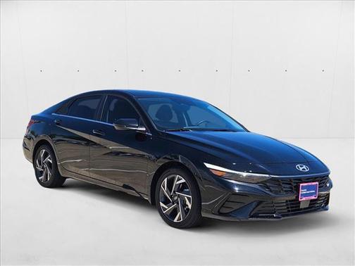 2025 Hyundai ELANTRA SEL