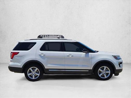 White Platinum Metallic Tri-Coat 2019 Ford Explorer XLT
