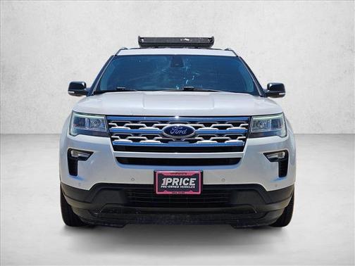 White Platinum Metallic Tri-Coat 2019 Ford Explorer XLT