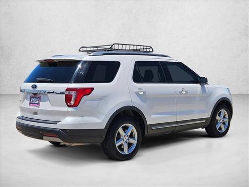 White Platinum Metallic Tri-Coat 2019 Ford Explorer XLT