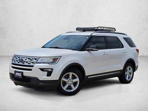 White Platinum Metallic Tri-Coat 2019 Ford Explorer XLT