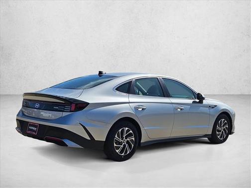 Aero Silver 2026 Hyundai SONATA Hybrid Base