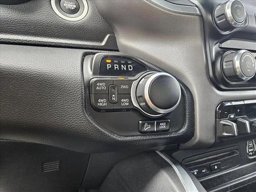Bright White Clearcoat 2019 RAM 1500 Big Horn