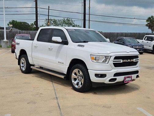 Bright White Clearcoat 2019 RAM 1500 Big Horn