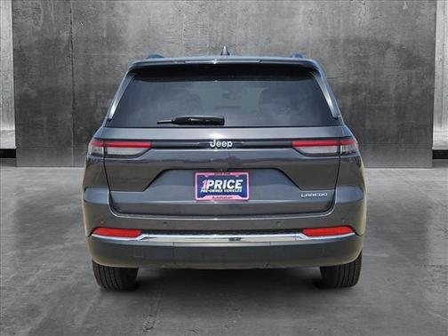 2022 Jeep Grand Cherokee Laredo
