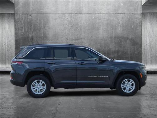 2022 Jeep Grand Cherokee Laredo