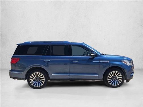 Blue Diamond Metallic 2019 Lincoln Navigator Reserve