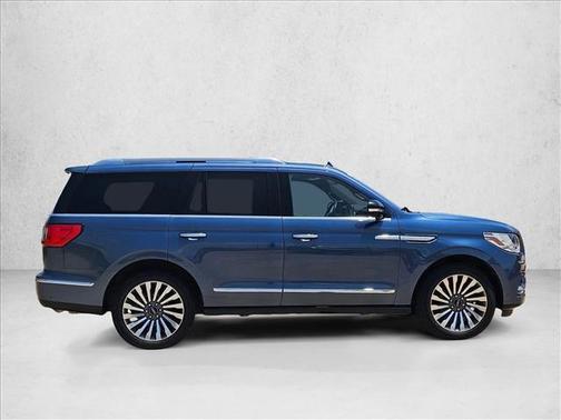 Blue Diamond Metallic 2019 Lincoln Navigator Reserve