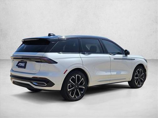 2024 Lincoln Nautilus Reserve