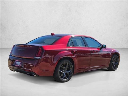 2022 Chrysler 300 Touring