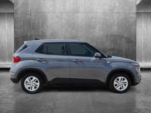 2022 Hyundai VENUE SE