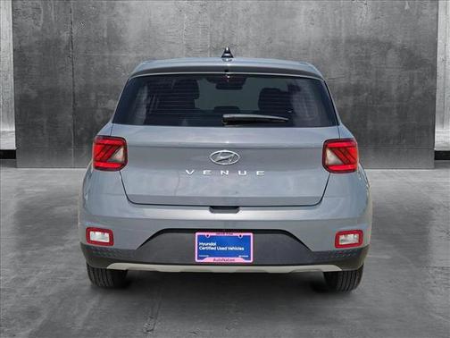 2022 Hyundai VENUE SE