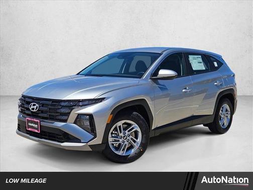 Shimmering Silver 2026 Hyundai TUCSON SE