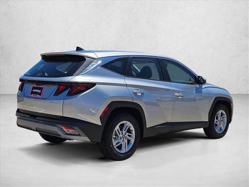 Shimmering Silver 2026 Hyundai TUCSON SE