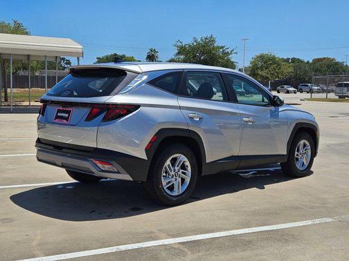 Shimmering Silver 2026 Hyundai TUCSON SE