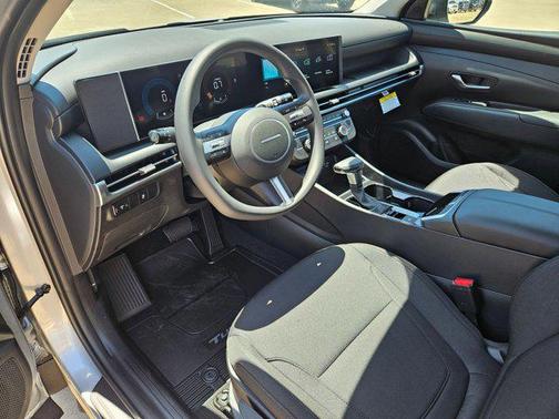 Shimmering Silver 2026 Hyundai TUCSON SE