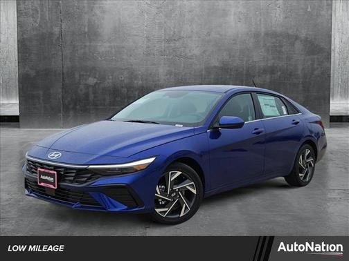 2025 Hyundai ELANTRA SEL