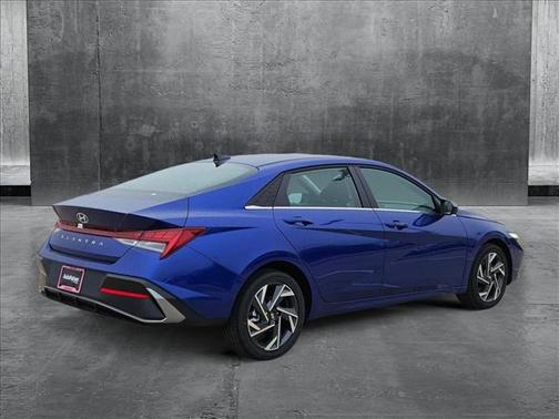 2025 Hyundai ELANTRA SEL