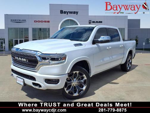 Ivory White Tri-Coat Pearlcoat 2024 RAM 1500 Limited