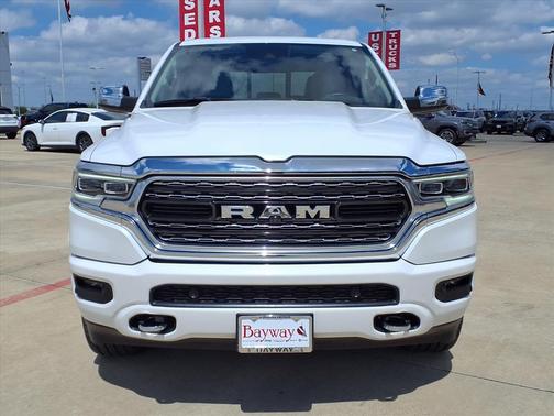 Ivory White Tri-Coat Pearlcoat 2024 RAM 1500 Limited