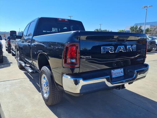2026 RAM 2500 Tradesman Crew Cab 4x4 6'4' Box